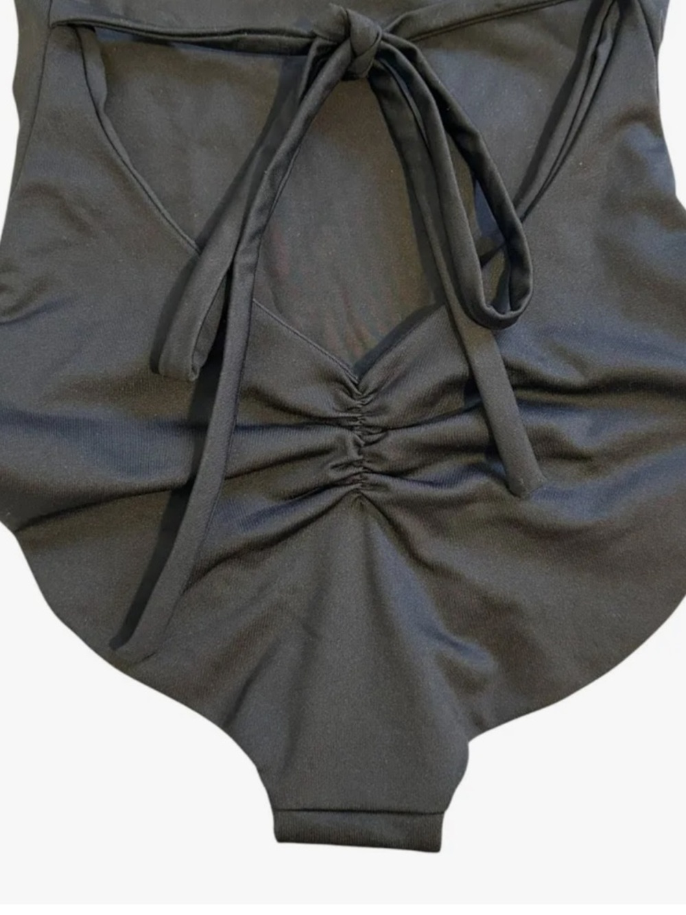 LONDRE Ruffle Shoulder One-Piece - Picture 3 of 6